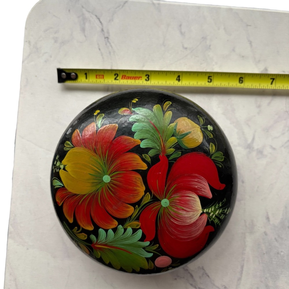 Vintage Hand Painted Lacquer Floral Trinket Box Round Black Wood Folk Art 5.5" - Picture 8 of 8